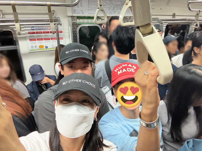 Son Ye-jin Spotted Taking Subway Home After Stage Greeting'