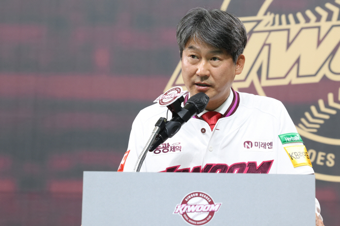 Because of Kiwoom, preliminary FA Park Chan-ho becomes happy, and coach Seol Jong-jin needs to recruit FA, and is the number one infielder (on the spot of Gocheok)