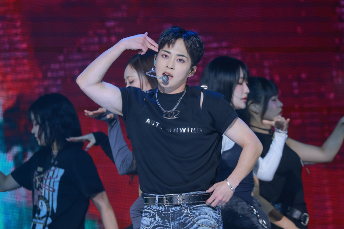 EXO’s Xiumin Thrills Fans with New Songs at Successful Encore Concert