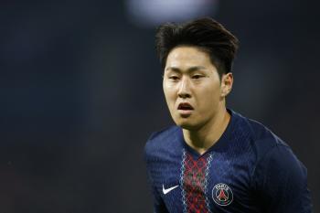 It's a fight again. PSG Lee Kang-in's performance is undermining, and he said he wasted the pass