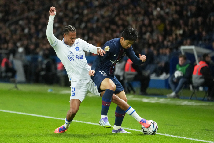 It's a fight again. PSG Lee Kang-in's performance is undermining, and he said he wasted the pass