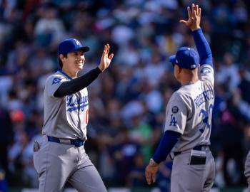 It's a greater season than 50 homers and 50 steals? He's outdone himself Roberts, WAR career high bang!