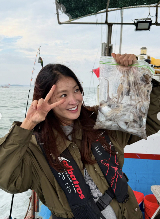 Lee Si-young borrowed a whole ship before giving birth to the princess..The last prenatal education trip is completely healing