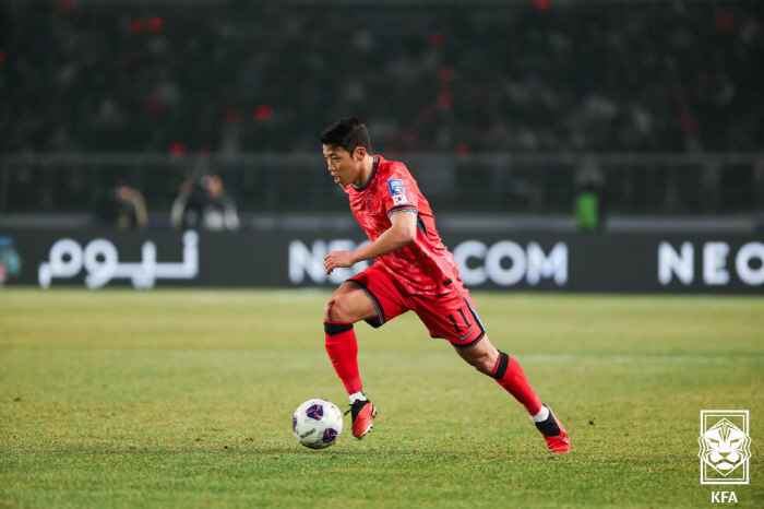  Coach Hong Myung-bo is planning to experiment with three-back against Brazil. Son Heung-min is playing the role of captain