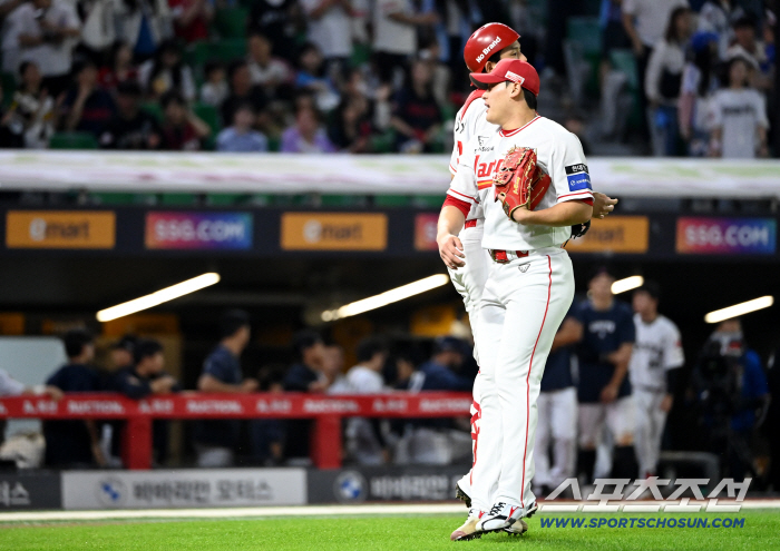  Cho Byung-hyun Cho Hyung-woo, thrilling victory ceremony