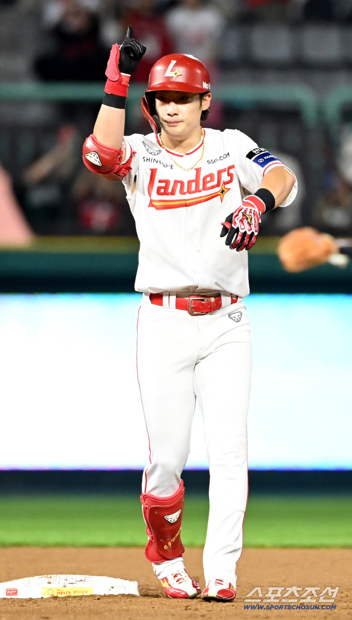  RBI double Jihoon Choi, it's a turnaround.