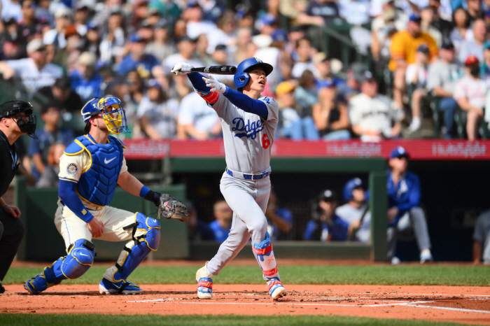 PS, please take me with you LAD Kim Hye-sung's earnest aspiration, the first home run in 120 days, broke out. One home run in four at-bats for the final start of the season