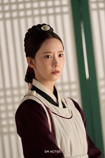Yoona Crowned ‘Trustworthy Actress’ After Global Success of ‘Bon Appetit, Your Majesty’