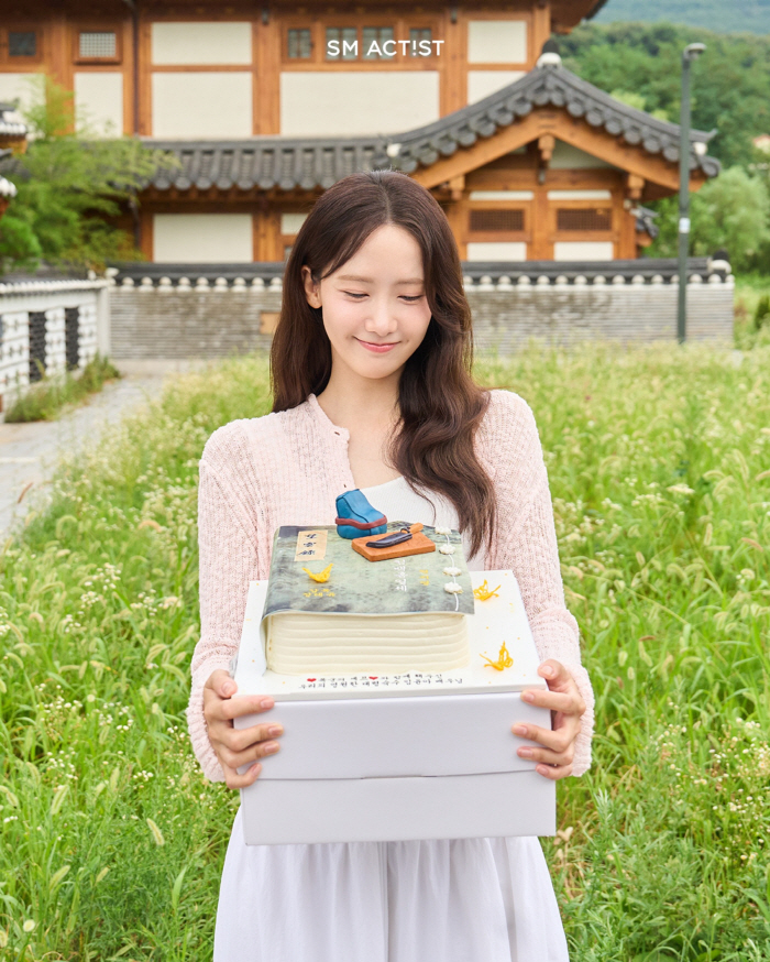 Yoona Crowned ‘Trustworthy Actress’ After Global Success of ‘Bon Appetit, Your Majesty’