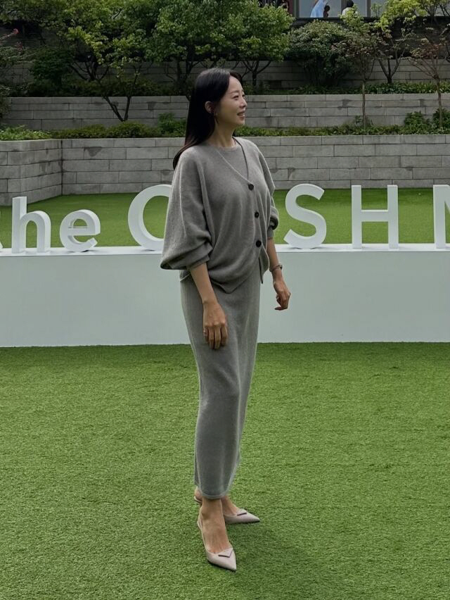 44-year-old 'six months pregnant' Park Eun-young, unchanged body  refined eyes 
