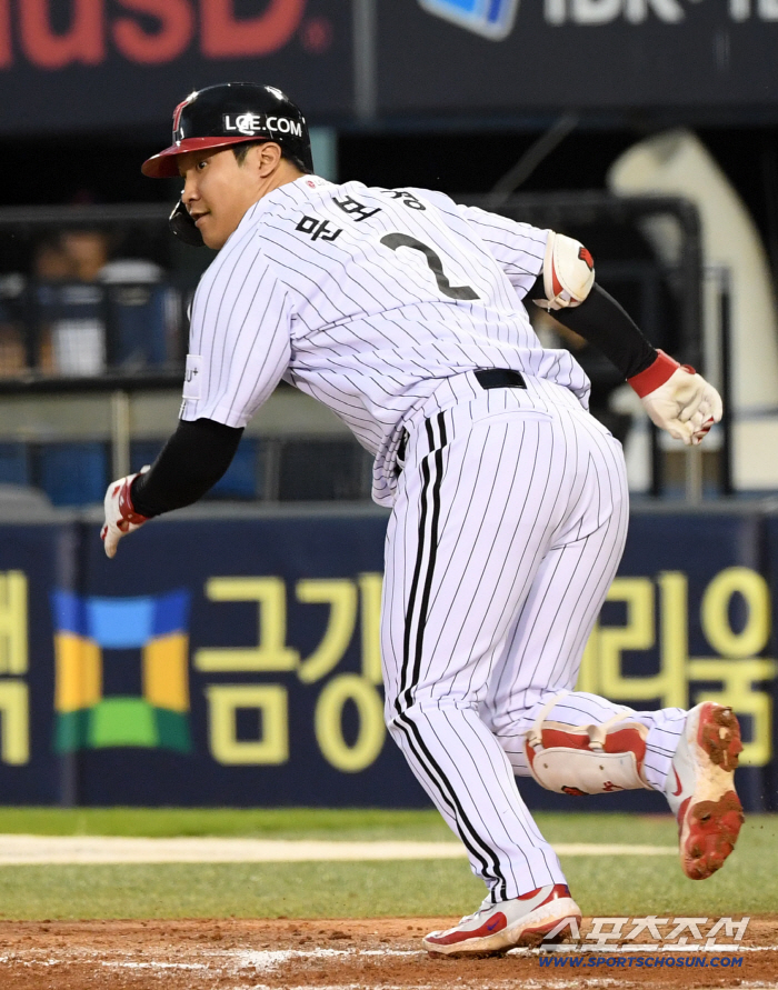 The candidate for second baseman Golden Glove disappears when he returns as the 108-run fourth hitter who disappeared. Yesterday, third baseman Koo Bon-hyuk played as second baseman today