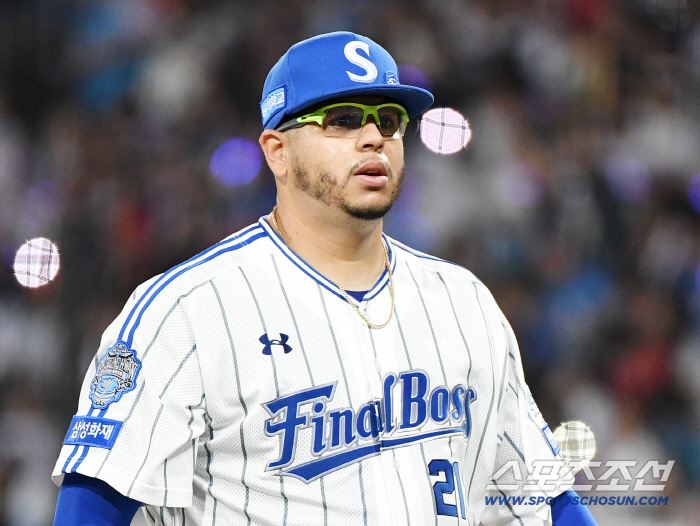 Diaz's 50 home run final shot that revealed the party on the way to the Stone Buddha...After 15 wins, Samsung grabs KIA, and fourth place, Jung Jo-joon 
