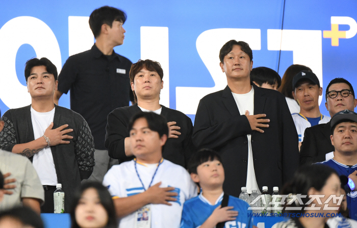 Diaz's 50 home run final shot that revealed the party on the way to the Stone Buddha...After 15 wins, Samsung grabs KIA, and fourth place, Jung Jo-joon 