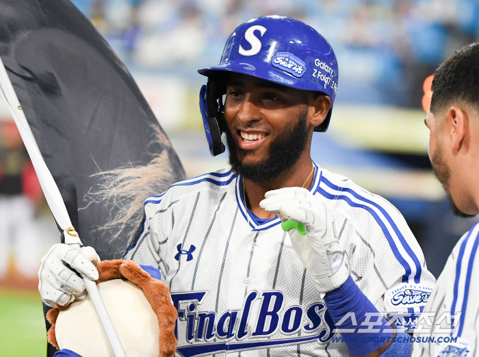 Diaz's 50 home run final shot that revealed the party on the way to the Stone Buddha...After 15 wins, Samsung grabs KIA, and fourth place, Jung Jo-joon 