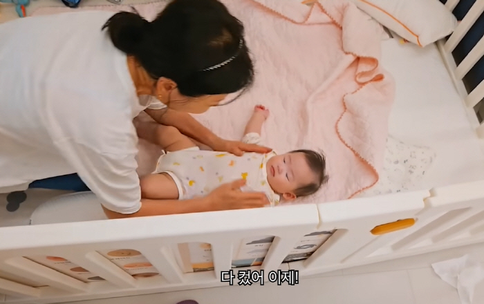 Lee Yongsik who fell in love with his 4-month-old granddaughter...You're all grown up now! Perfect! A tearful compliment