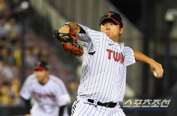 LG failed to win again today. 3 hits, 2 double plays, 0-6 loss to Doosan. All-out Colerbin Jack Log Doosan is the beauty of Yoo Jong.