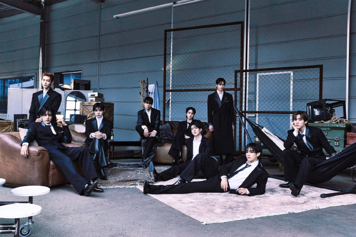  Controversy over similarity of Han Mae-yeon QWER light stick, infringement of THE BOYZ and fandom pride...Damage to trust (Full Story)
