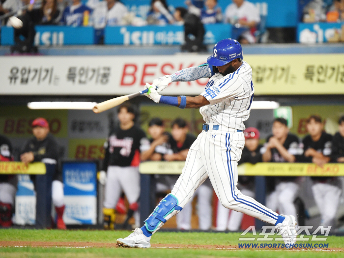  Diaz achieves his long-awaited 50 home runs