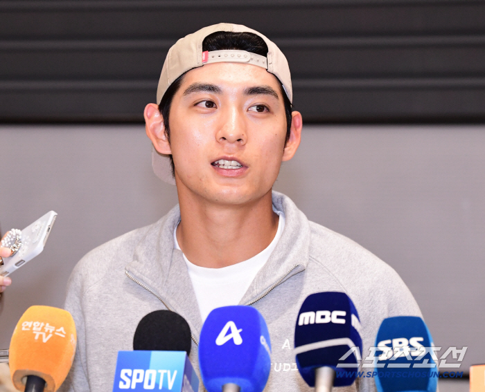  Lee Jung-hoo returns home after the full season of Major League Baseball