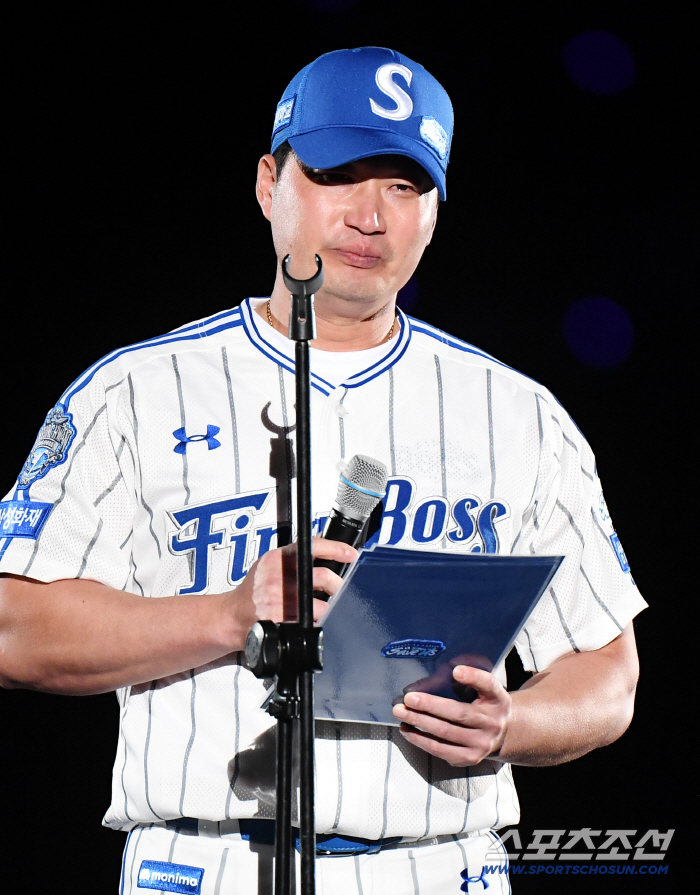  Oh Seung Hwan in tears