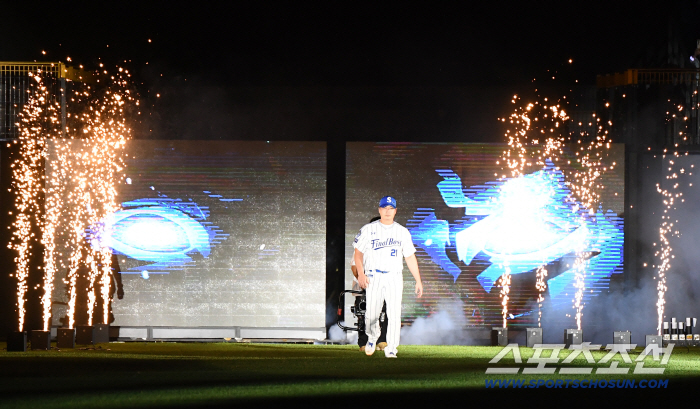  Oh Seung-hwan's retirement ceremony, the last player to appear with fireworks