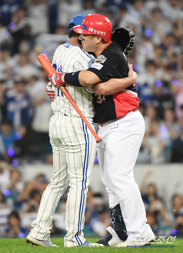  Oh Seung-hwan's turn, Choi Hyung-woo, who came out as a pinch hitter, is cool