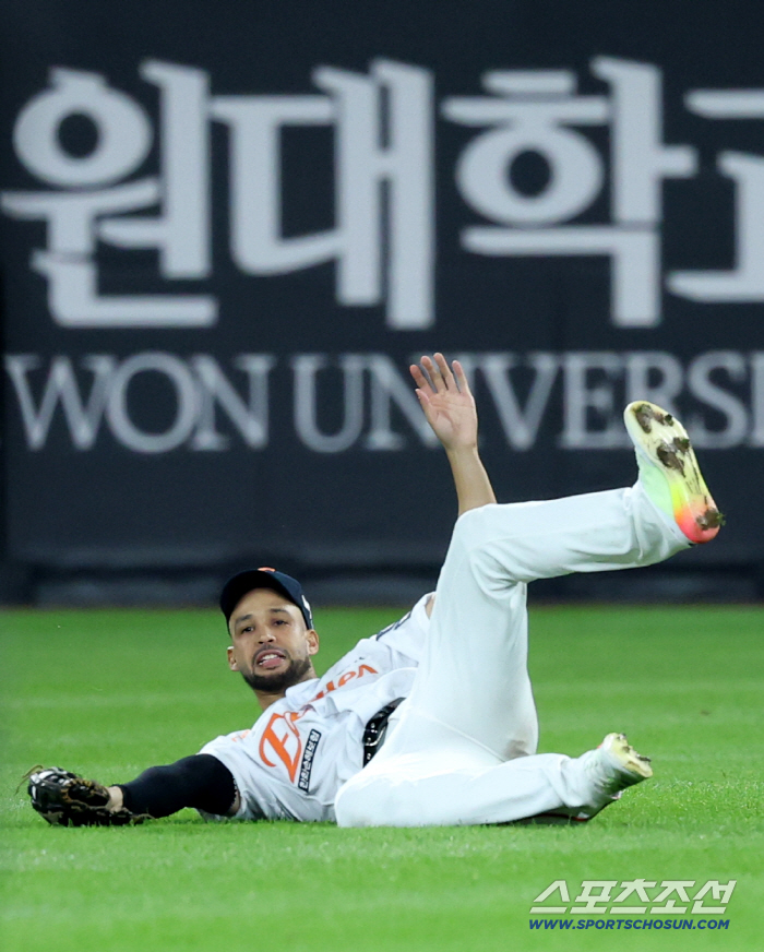  Riverato, HAN SEUNG HYUK's good defense