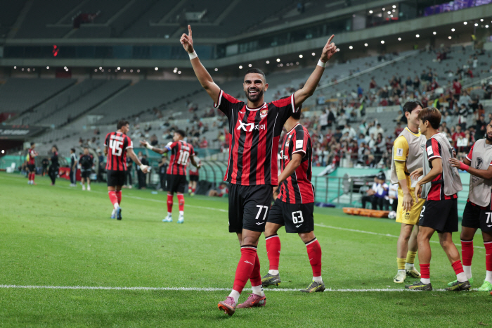  Choi Jun, Jung Seung Won, Lucas, bang! Seoul, Buriram 30 Beat ACLE for the first time