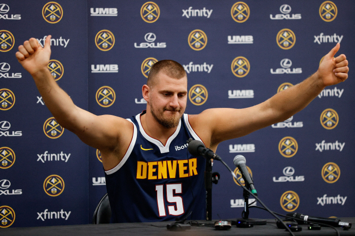 Stay in Denver forever! It's like Nikola Jokic.  Media Jokic Denver Remain. an extension contract next summer