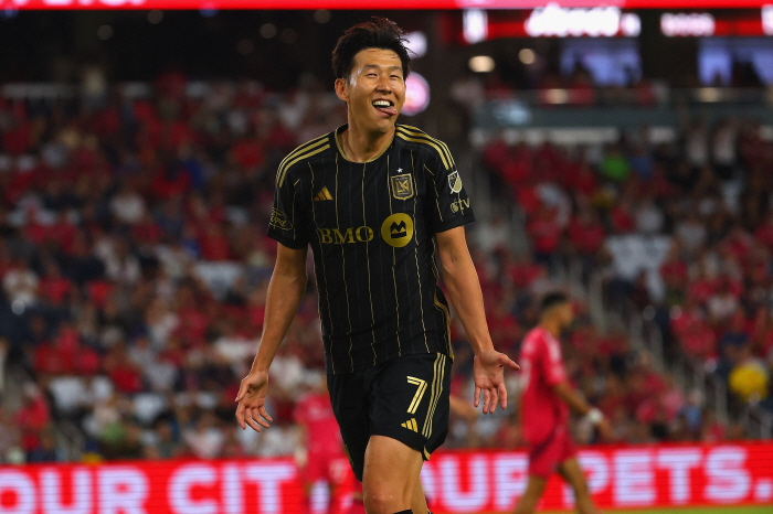 'This is crazy. Messi also failed to block this, scoring eight goals in eight matches, and picking Son Heung-min as the best 11 in the fourth round of MLS.'