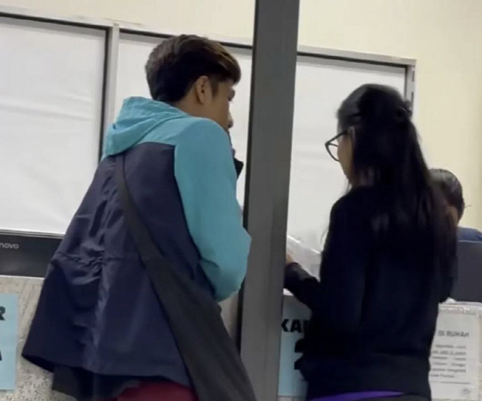 Why don't you stop carrying your wife who released the video of your husband's affair?