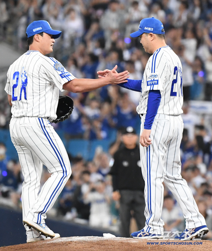You're the ace until the end! On the day of Oh Seung-hwan's departure, Samsung, who took out a big burden on the fall baseball, also had a bright smile on the head coach. 