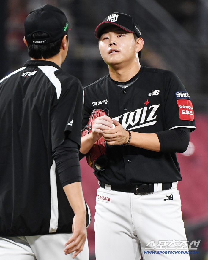 Elbow surgery, first full season of return, 10 wins of fighting spirit, Hyung-joon saved KT, going all the way to the end of the 5th place war