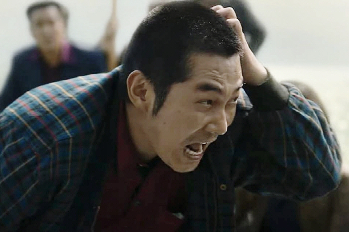 Fine scene stealer's abs are Kim Jin-wook and Byun Yo-han is coming after hard work..an exclusive contract with Tim Hopp