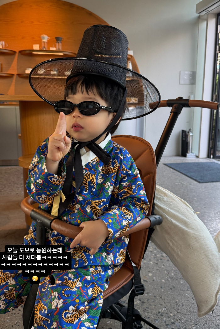 Hong Hyun-hee ♥ Jason and Jun-beom Daycare Center. I've been waiting for this day