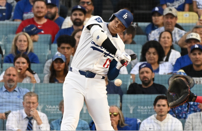 I'm not from Otani. A home run like this at this moment in this game? LAD Ohtani blasted a leadoff home run in the first inning of Game 1 of the NLWC. Dodgers lead 50