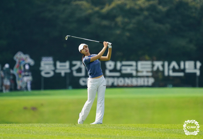 It was 3 years ago, so I remember... Lee Ga-young's path to victory (Dongbu Construction, Korea Land Trust Championship) is the lone lead in 1R of the competition, which was the first win in his life