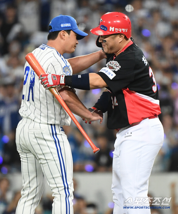 It was a ball that Choi Hyung-woo, who left Oh Seung-hwan with a strikeout that will go down in history, could never hit