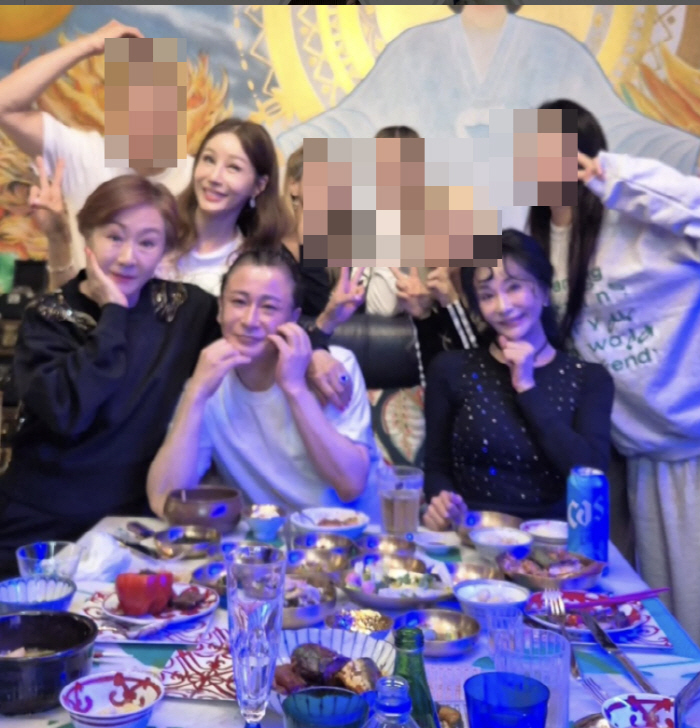 Jin Mi-ryeong's First Update After the Death of Jeon Yu-sung, Her Real Marriage Ex-husband...a bright smile with acquaintances