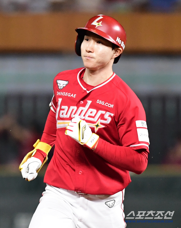 Laugh both LG and Anderson! Park Sung-han Explodes Leadoff Home Run Against Ponce