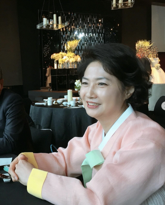 Lee Min-jung's two-shot appearance on YouTube for the first time that her mother is prettier