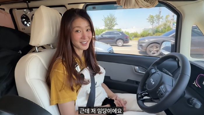 Lee Si-young, 8 months pregnant with her second child, gave unfortunate news...There's a problem at the hospital