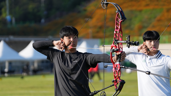  Compound Kim Kangmin, Xsten, Jung Jojun
