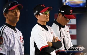  Director Yeom Kyung-yeop is frustrated
