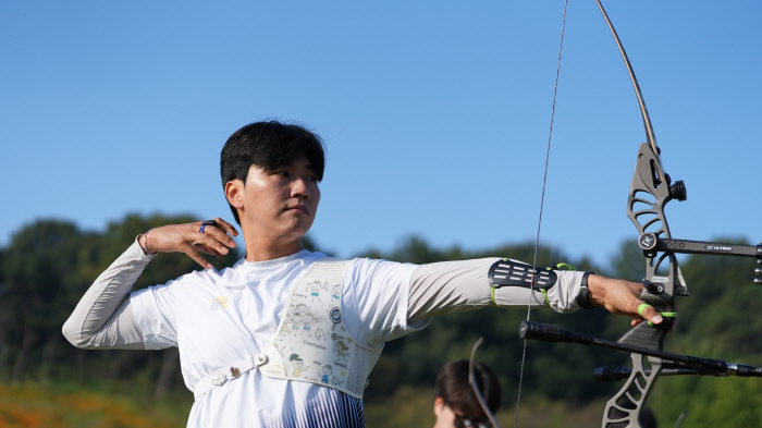  I became an archery Choi Guntae!