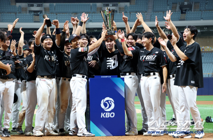  KT Wiz is the first champion of the Futures League championship game!