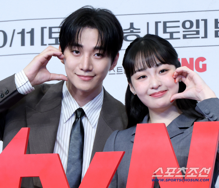  Lee Junho, Kim Minha, cute cheek heart