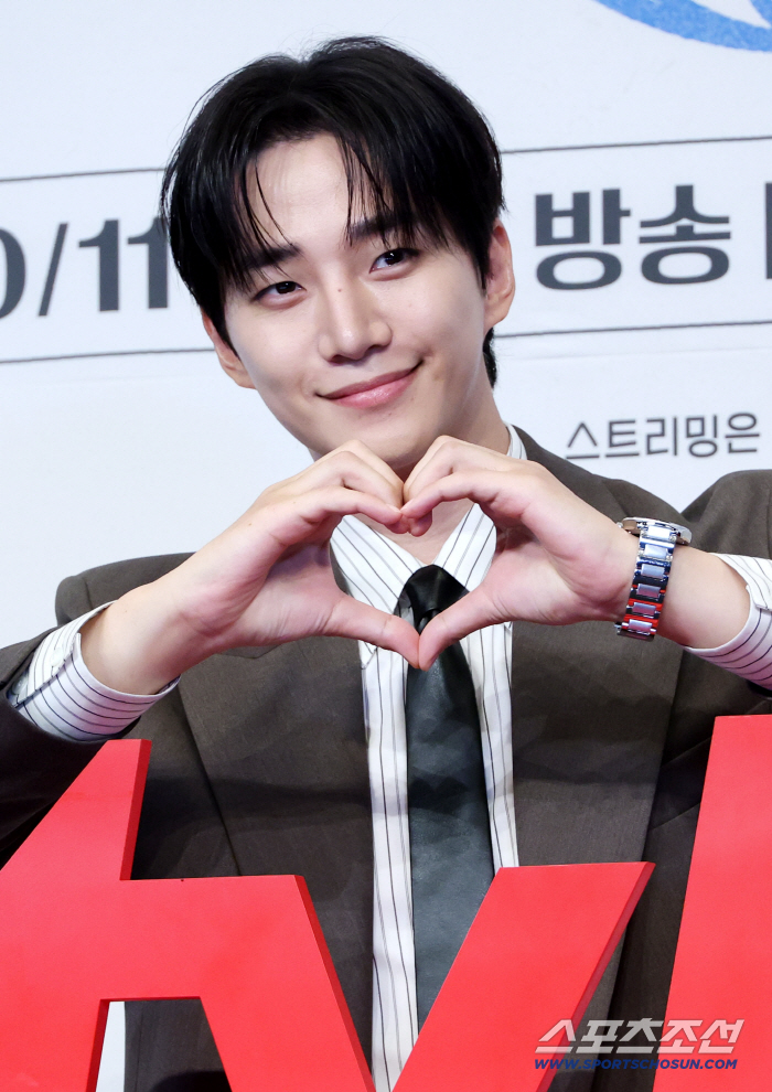  Lee Junho, take a heart