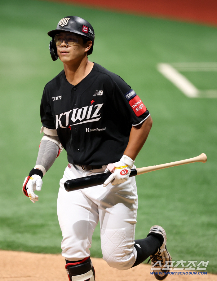  Lee Seung-hyun's sacrifice fly to post the first RBI