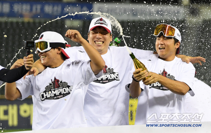  LG Kim Hyun-soo Song Seung-gi, we are the champions